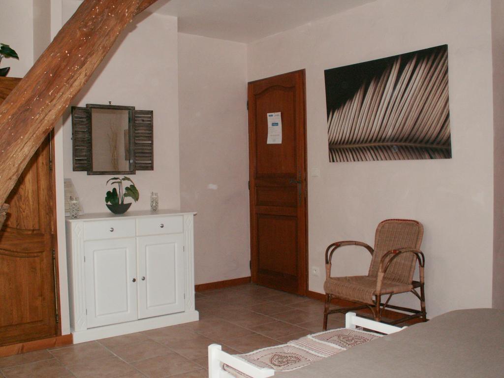 Hôtel La Chartreuse à Poilly-sur-Tholon Chambre photo