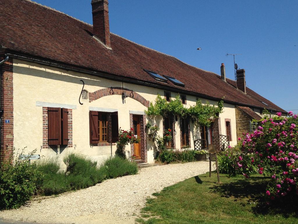 Hôtel La Chartreuse à Poilly-sur-Tholon Extérieur photo