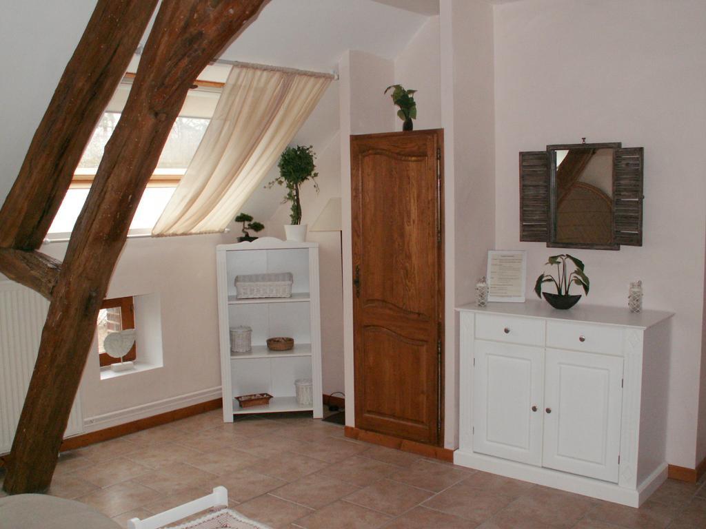 Hôtel La Chartreuse à Poilly-sur-Tholon Chambre photo