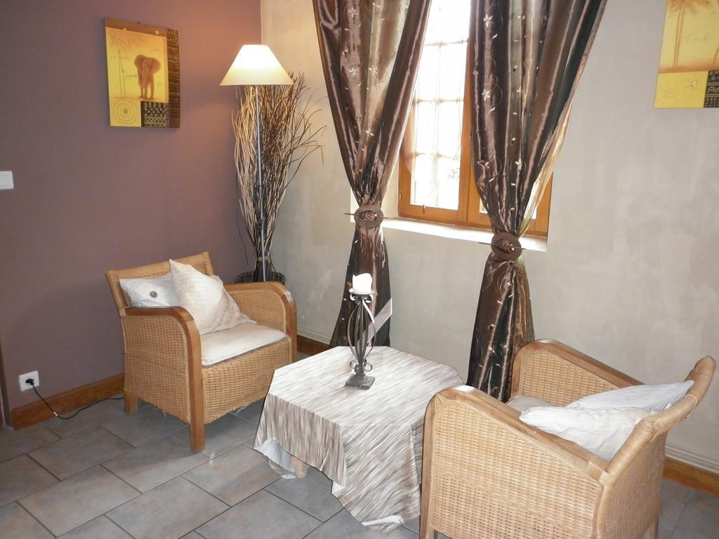 Hôtel La Chartreuse à Poilly-sur-Tholon Chambre photo