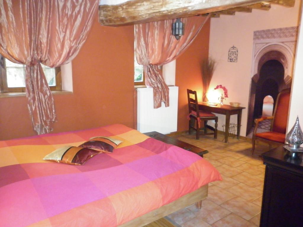 Hôtel La Chartreuse à Poilly-sur-Tholon Extérieur photo